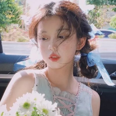 左撇子女人
